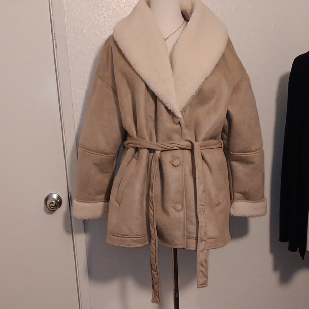 Wild Fable Beige Teddy Jacket with White Collar